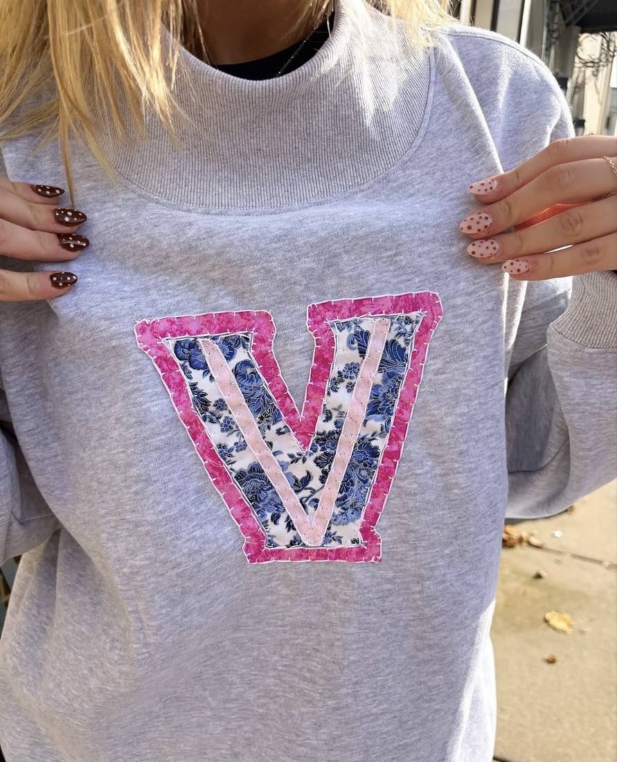 V Villanova mockneck
