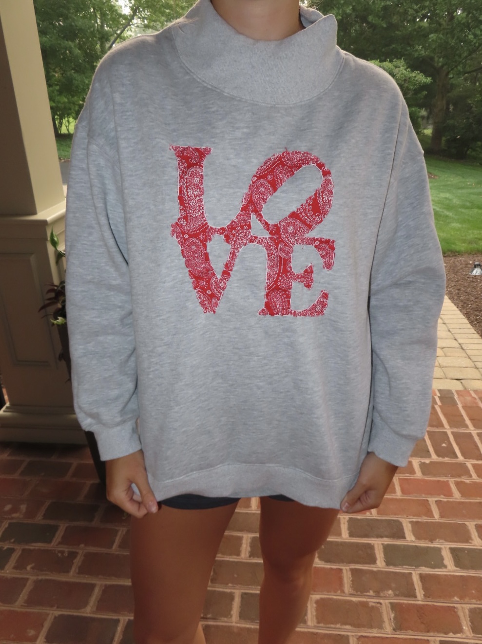 LOVE mockneck